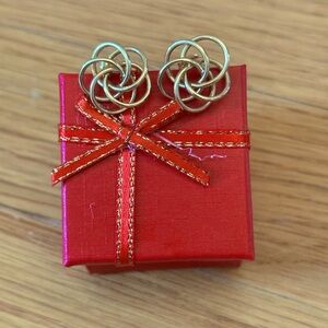 Swirl earrings 14k gold